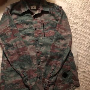Burton Camo Shirt Size Medium